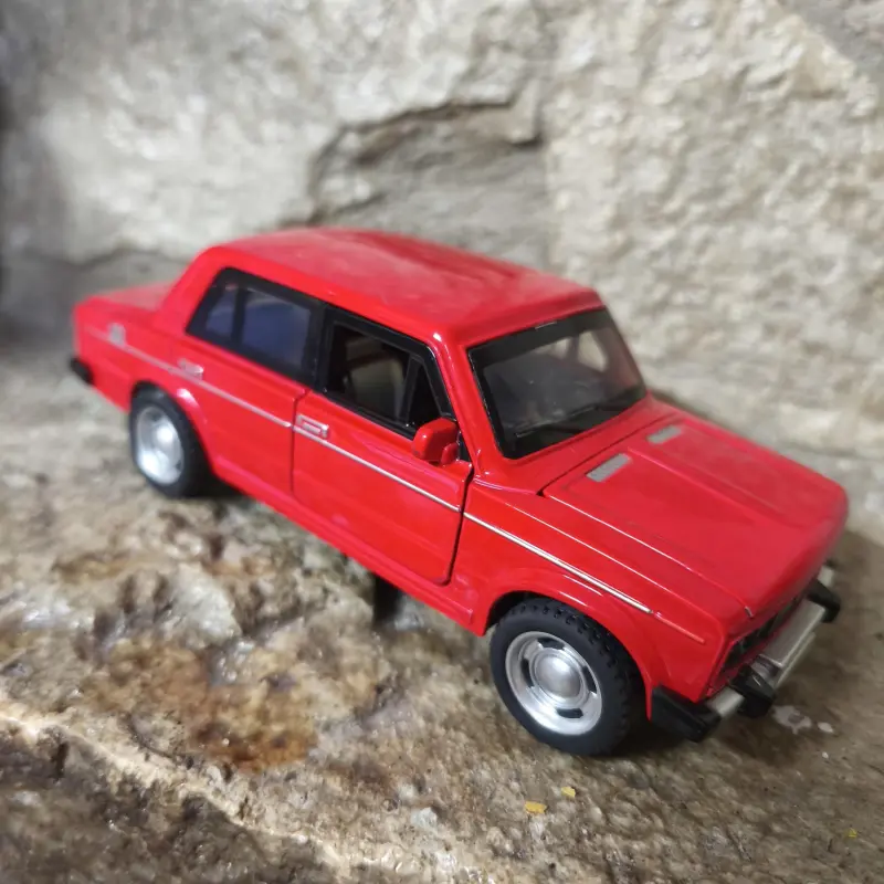 ВАЗ-2107 (Жигулі / Lada) — Червоний