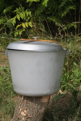 Казан алюмінієвий з кришкою — 1.5 л